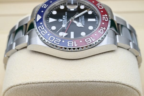 Rolex GMT-Master II 'Pepsi' 126710BLRO Year 2023 NEW (Full Set) - Afbeelding 4