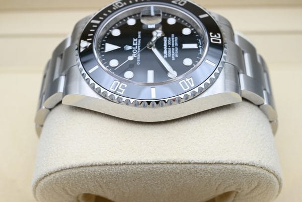 Rolex Submariner Ref. 126610LN Year 2024 NEW (Full Set) - Image 4
