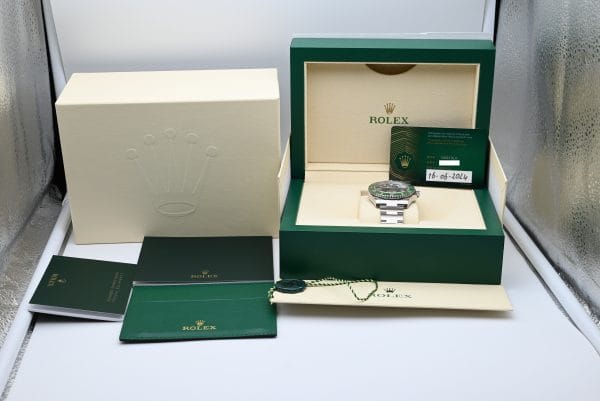 Rolex Submariner Ref. 126610LV Year 2024 NEW (Full Set) - Afbeelding 2